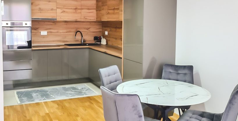 Izdaje se nov dvosoban stan ispod Ljubovića + garažno mjesto 75m2 8 Izdaje se nov dvosoban stan ispod Ljubovića + garažno mjesto 75m2