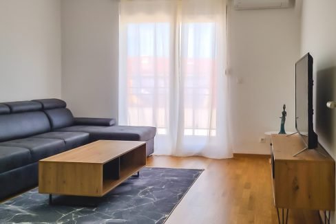 Dvosoban Ljubovic sa garazom (7 of 8)