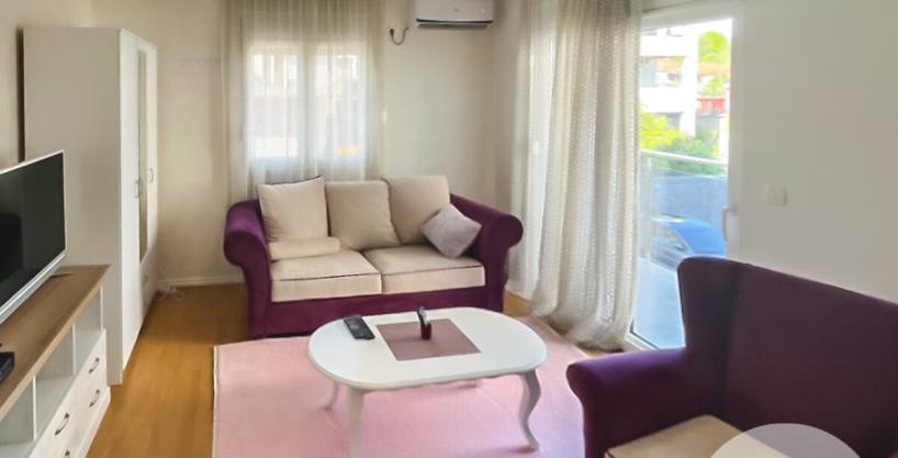 Na prodaju lijep jednosoban stan na mirnoj lokaciji 46m2