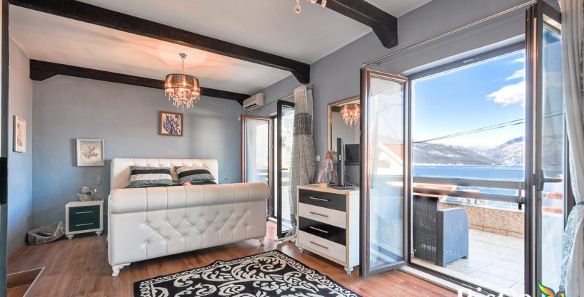 Na prodaju kuća u Krašićima sa pogledom na more 130m2