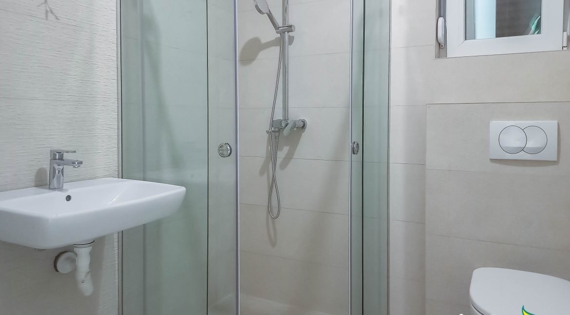 Trosobni TV-123907