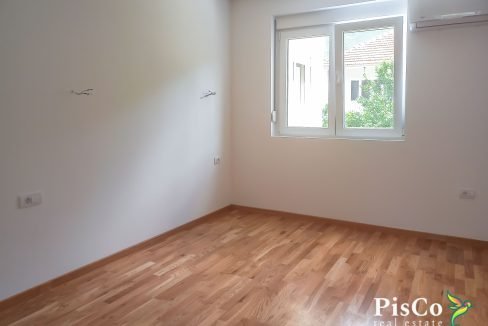 Trosobni TV-123958