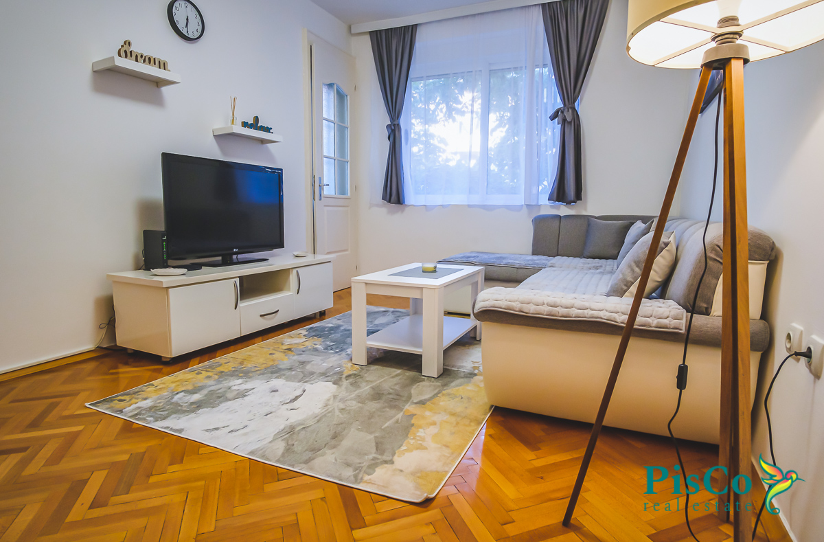 One-room modern furnished apartment in the city center 51m2