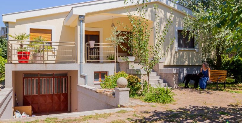 Zen harmonija: Renovirana kuća u minimalističkom stilu sa novim namještajem, toplom i udobnom atmosferom