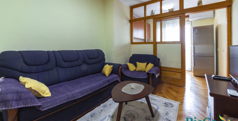 Izdaje se jednosoban stan 50m2 Preko Morače 8 Izdaje se jednosoban stan 50m2 Preko Morače