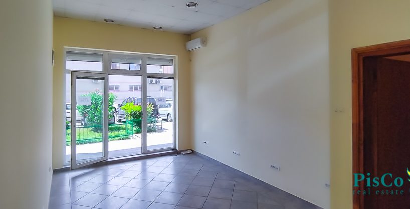 Izdaje se poslovni prostor 21m2 na Starom Aerodromu