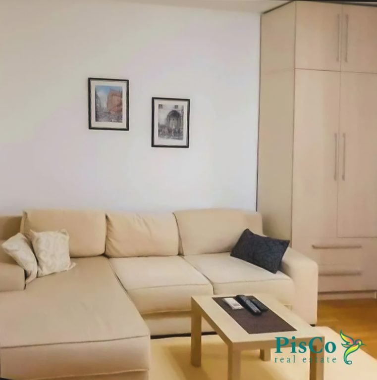 Izdaje se lijepo opremljena garsonjera u City kvartu 31m2