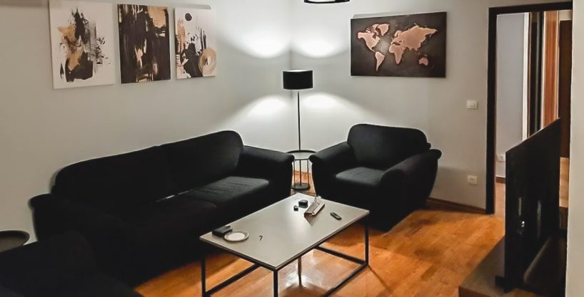 Izdaje se trosoban stan blizu Pejtona 98m2