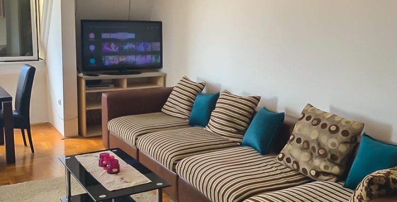Comfortable three-room apartment in the center, 120m2 2 Trosoban Centar 8 of 11