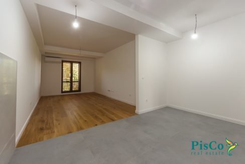 Trosoban iza stadiona (8 of 12)