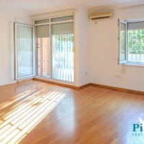 Na prodaju garsonjera u ulici Džordža Vašingtona 48m2