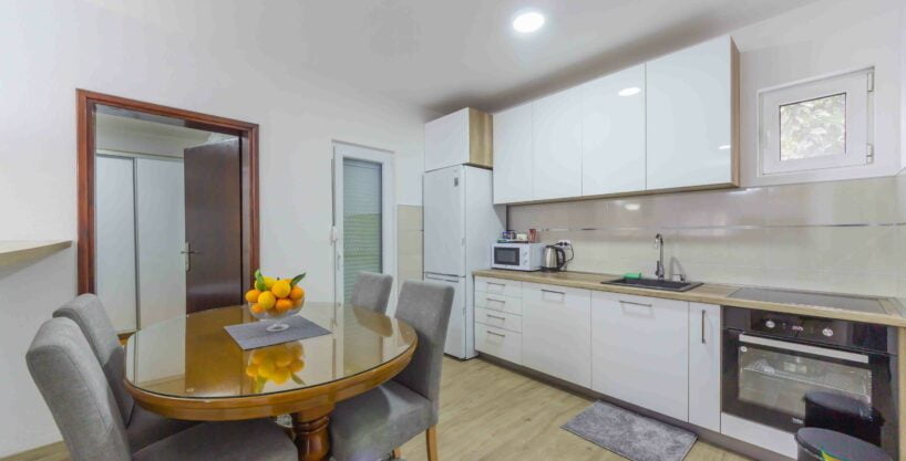 Zaseban stan u spratnoj kući - izdavanje