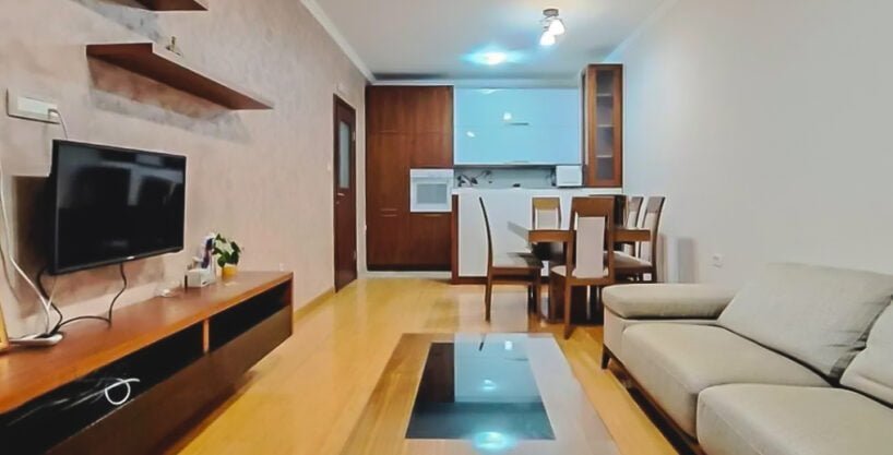 Izdaje se dvosoban stan 72m2 Pobrežje