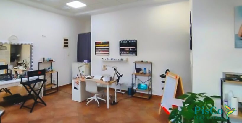 Lijep poslovni prostor u ulici Baku 35m2 2 Lijep poslovni prostor u ulici Baku 35m2