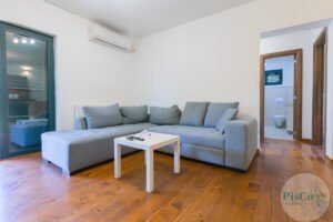 Izdavanje kuća Podgorica - Trosobna kuća na velikom placu 3 Izdavanje kuca Podgorica Trosobna kuca na velikom placu 14 of 18