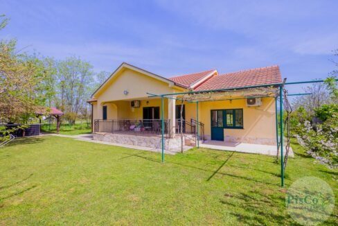 Izdavanje kuća Podgorica - Trosobna kuća na velikom placu (5 of 18)