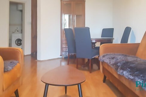 Jednosoban kod gimnazije (1 of 8)