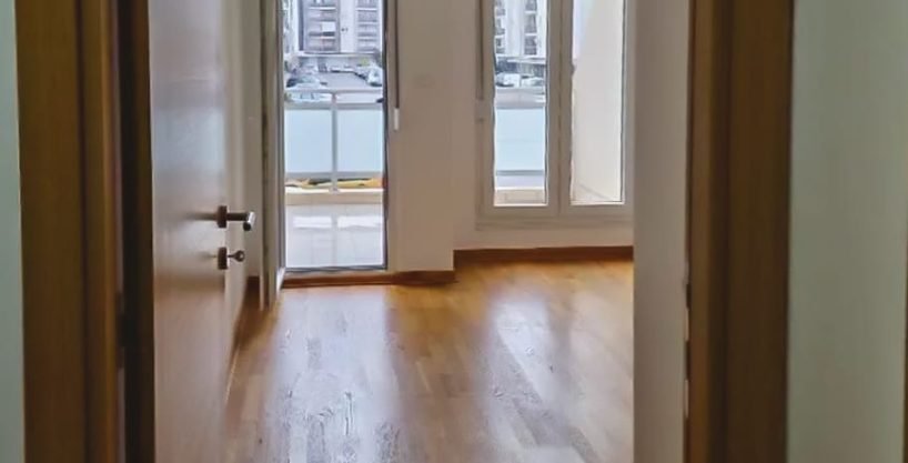 Izdaje se prazan jednosoban stan u City kvartu 44m2 2 Izdaje se prazan jednosoban stan u City kvartu 44m2