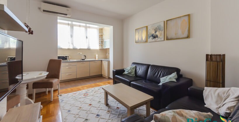 Izdaje se dvosoban stan 66m2 u centru grada