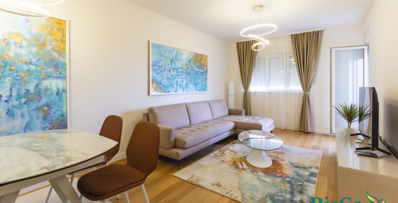 Moderan dvosoban stan u Central Pointu 69m2 + garažno mjesto