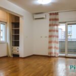 Izdaje se prazan dvosoban stan u City kvartu 64m2