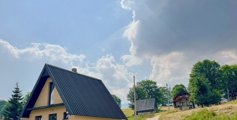 Prodaja, Trosobna Kuća, 70m2 na Placu 320m2, Pašina Voda, Žabljak