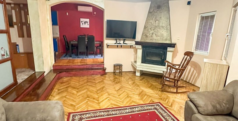 Izdavanje, dvospratna porodična kuća, 250m2, Donja Gorica, Podgorica