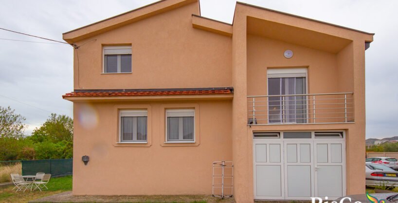 Prostrana moderna porodična kuća sa velikim dvorištem, Novogradnja, Donja Gorica, 7 Prostrana moderna porodična kuća sa velikim dvorištem, Novogradnja, Donja Gorica,