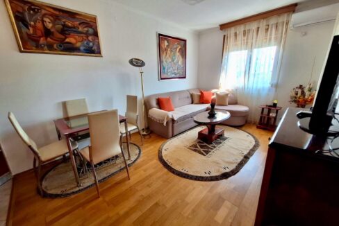 Izdaje se jednosoban stan 37m2, 400e, Pobrežje, Podgorica