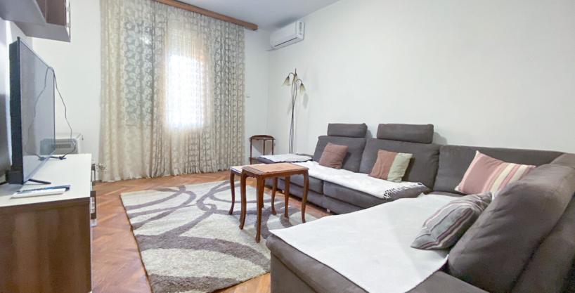 Izdavanje, dvosoban stan, 68m2, Centar, Podgorica