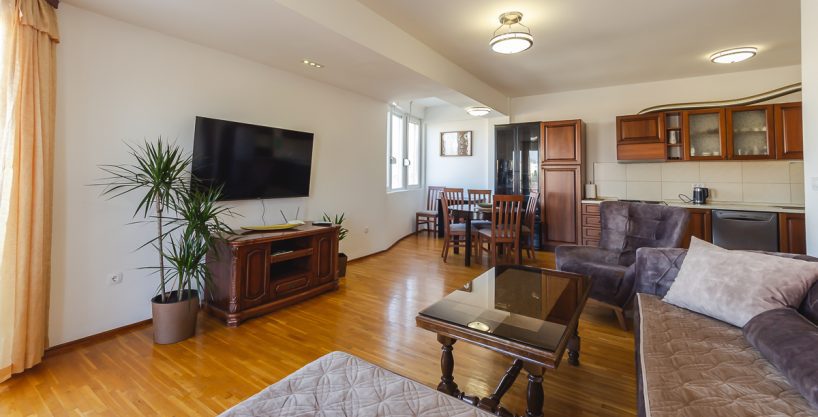 Izdaje se veliki dvosoban stan - Zabjelo - 82m2