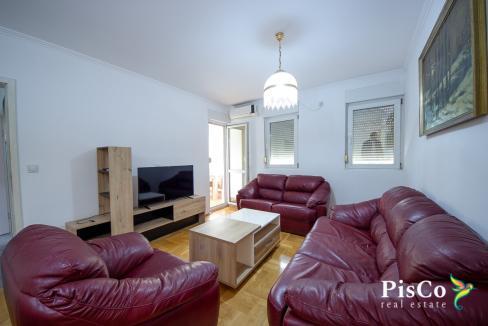 Izdaje se dvosoban stan, 62m2, Centar, Podgorica