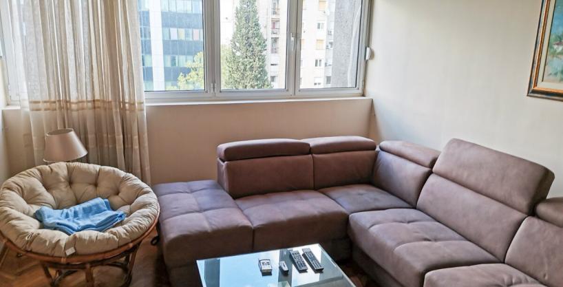 Izdavanje, jednosoban stan, 65m2, Centar, Podgorica