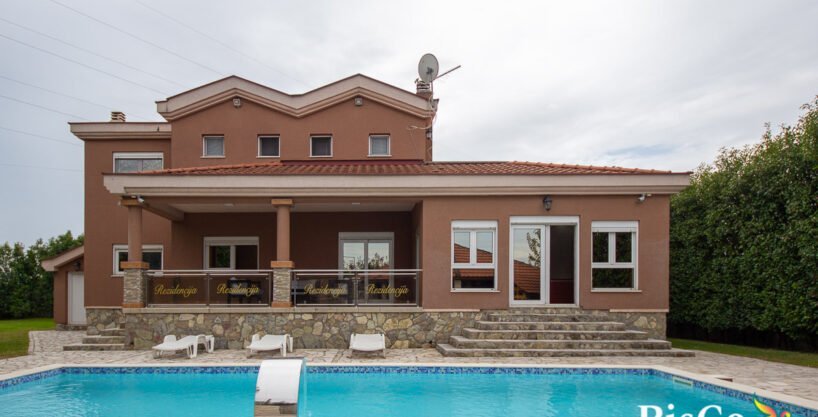 Luksuzna Kuća sa Bazenom, 330 m2, Zeta, Podgorica