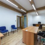 Izdaje se poslovni prostor u Momišićima 53m2