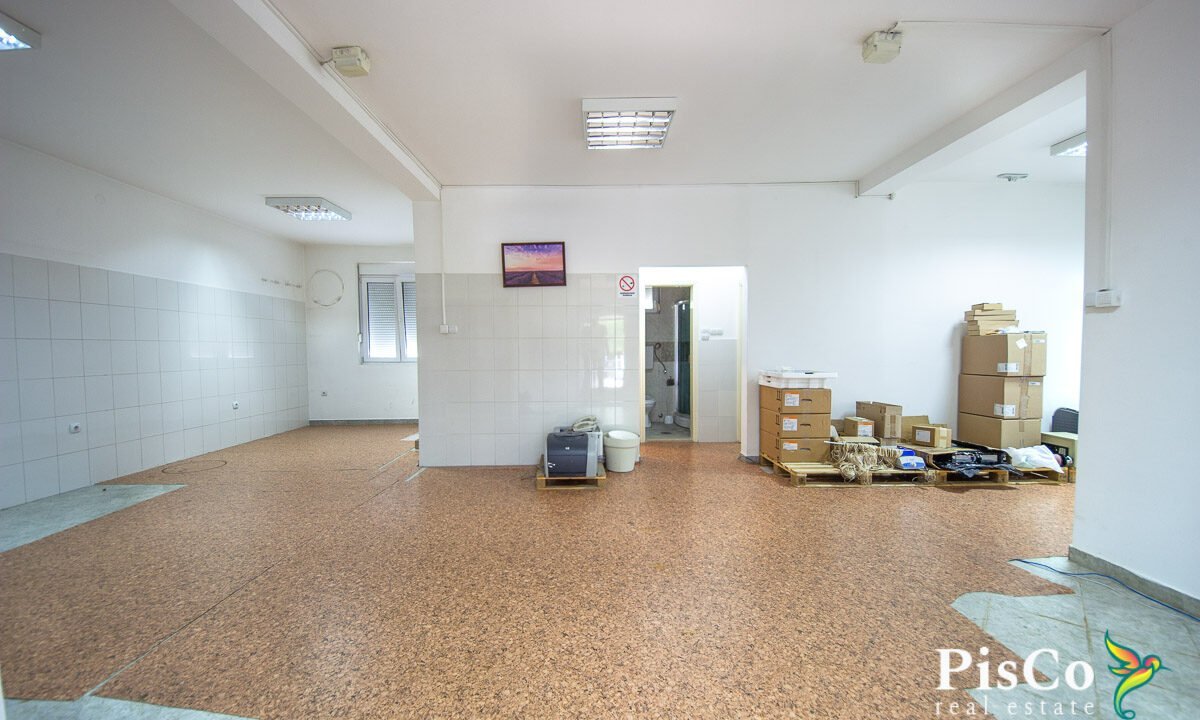 Poslovni prostor, 92m2, Blok 9, Podgorica, Izdavanje-0345