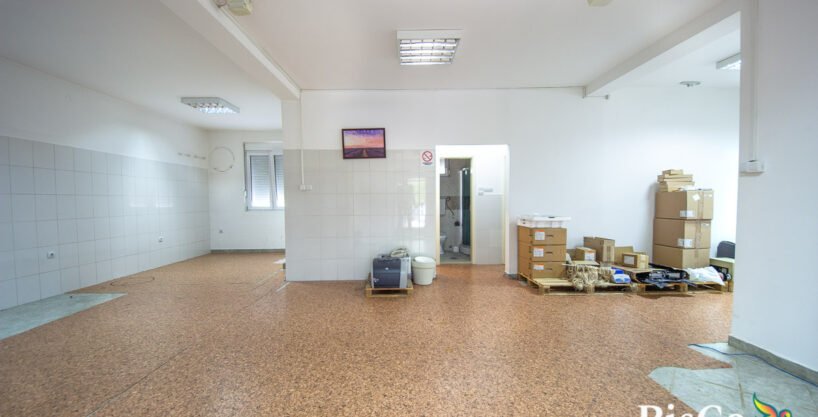 Poslovni prostor, 92m2, Blok 9, Podgorica, Izdavanje