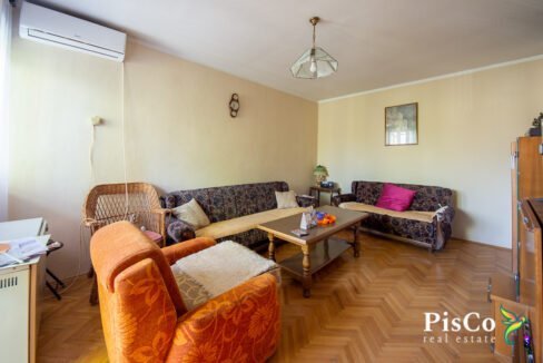 Prodaja Dvosoban Stan u Integralovom Naselju, 72 m2, Nikšić-0568