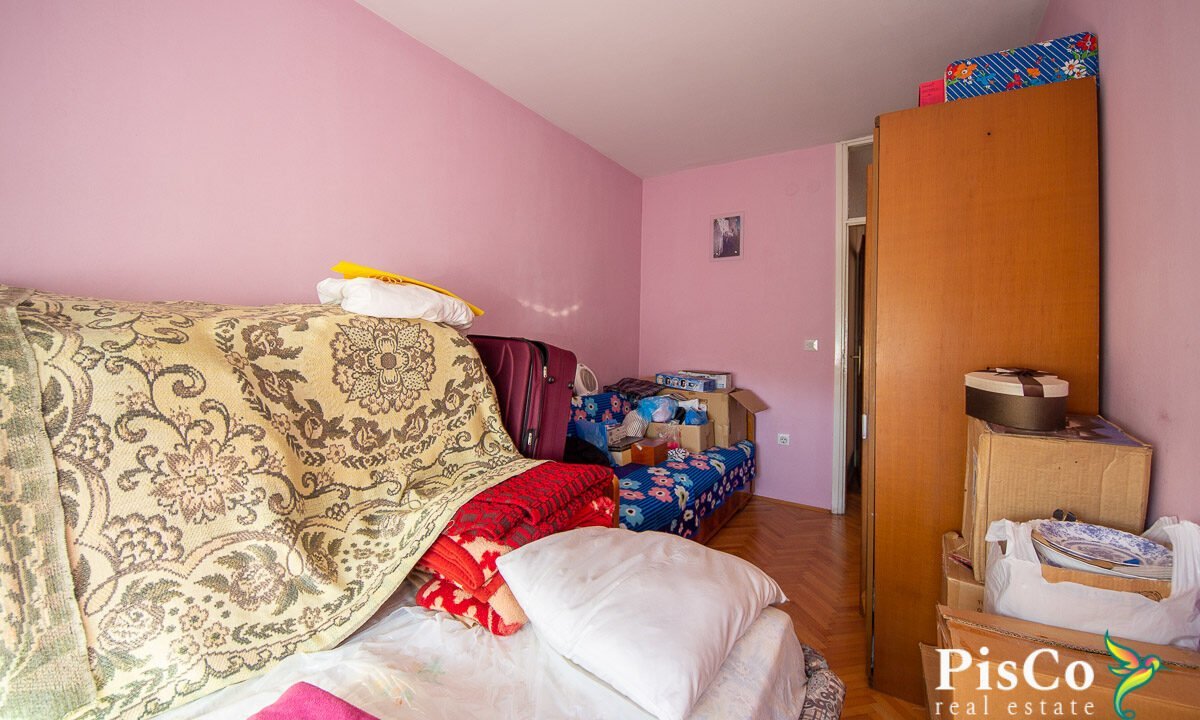 Prodaja Dvosoban Stan u Integralovom Naselju, 72 m2, Nikšić-0575