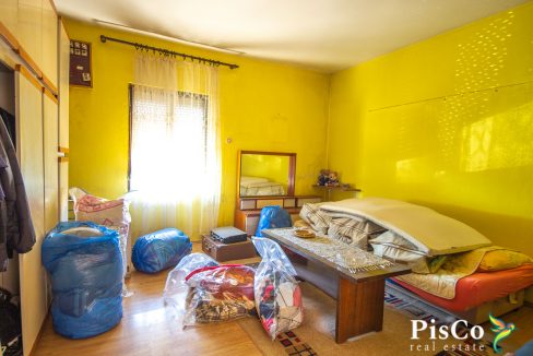 Dvospratna kuća, 170 m2, plac 1400 m2, Trebješko Naselje, Nikšić-0496