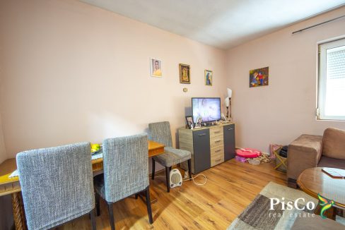 Dvospratna kuća, 170 m2, plac 1400 m2, Trebješko Naselje, Nikšić-0514