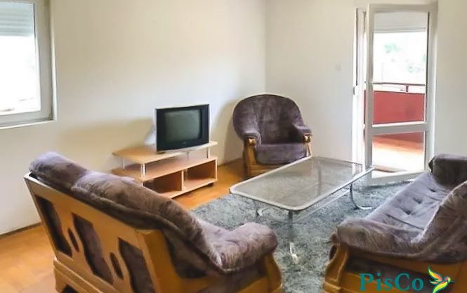 Na prodaju dvosoban stan na Draču 74m2
