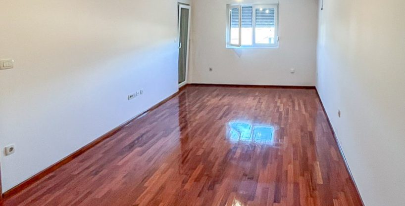 Prodaja, Jednosoban nenamješten stan na Starom aerodromu, 44m2, Podgorica 2 Prodaja, Jednosoban nenamješten stan na Starom aerodromu, 44m2, Podgorica