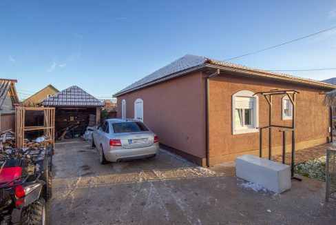 Trosobna kuća, 102 m2, Kočani, Nikšić (15 of 16)