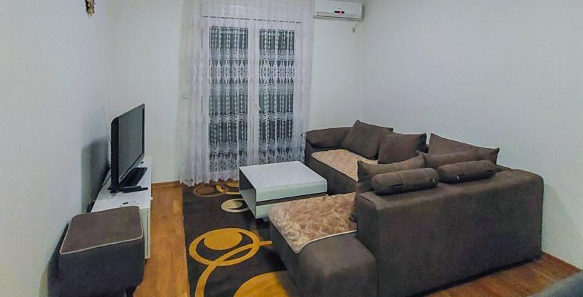 Dvosoban stan, 57m2, Izdavanje, Stari aerodrom