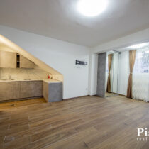 Prodaje se dio kuće sa tri stambene jedinice, 130m2, Centar, Podgorica