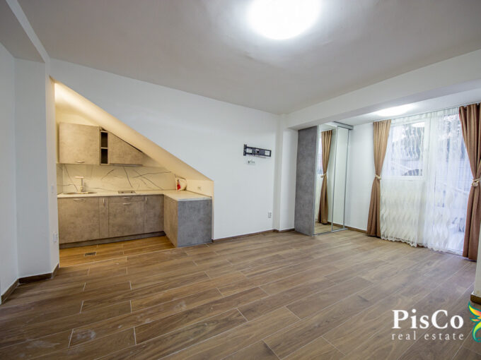 Prodaje se dio kuće sa tri stambene jedinice, 130m2, Centar, Podgorica