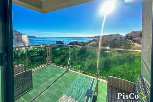 Bečići, dvosoban stan 72m², sa pogledom na more-