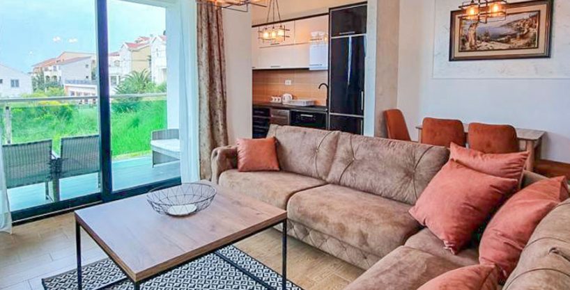 Bečići dvosoban stan 72m², sa pogledom na more