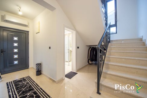 Izdavanje, kuća, 180m2, Gornja Gorica, Podgorica-1164